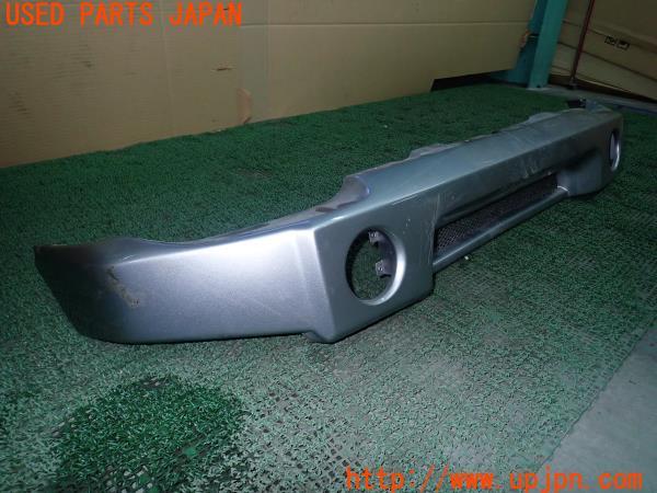 3UPJ=23470048]ジムニー(JB23W 10型)APIO? アピオ? フロントバンパーガーニッシュ 中古_m1