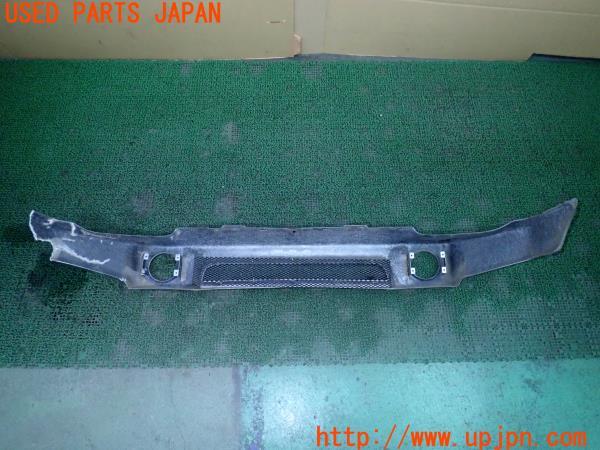 3UPJ=23470048]ジムニー(JB23W 10型)APIO? アピオ? フロントバンパーガーニッシュ 中古_m4