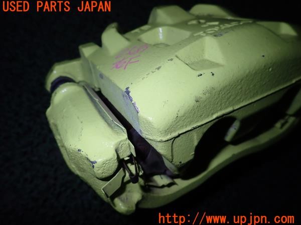 3UPJ=23810301]WRX STI(VAB)後期 TOKICO フロントキャリパー 中古_m4