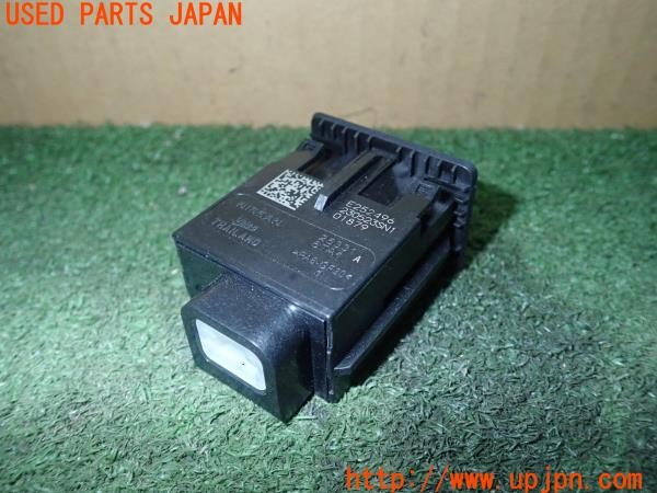 3UPJ=23920512]キックス(RP15)純正 USBポート 中古_m1
