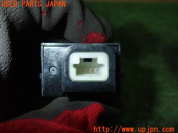 3UPJ=23920512]キックス(RP15)純正 USBポート 中古_m2