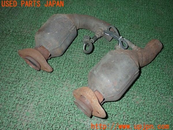 3UPJ=23950159]ジープ ラングラー スポーツ(TJ40S)純正 触媒 マニバーター マテリアル 約4.3Kg 切断加工品 ジャンク_m0