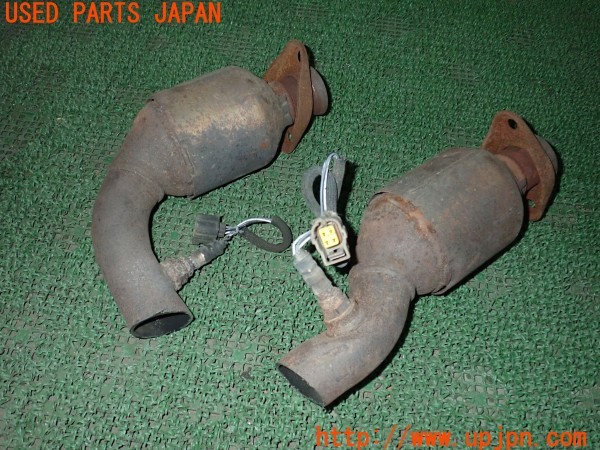 3UPJ=23950159]ジープ ラングラー スポーツ(TJ40S)純正 触媒 マニバーター マテリアル 約4.3Kg 切断加工品 ジャンク_m1