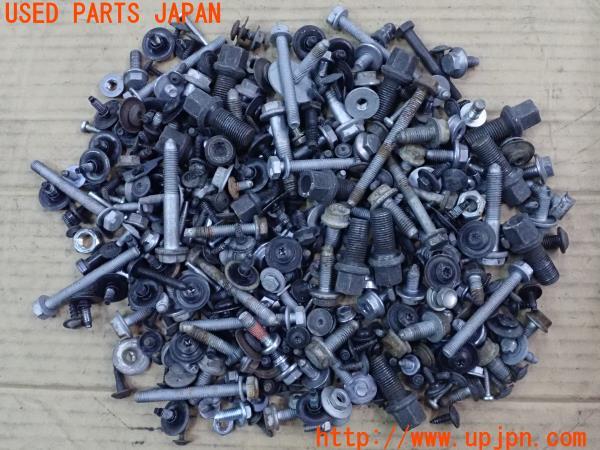 3UPJ=24010720]VW ニュービートルカブリオレ(1YAZJ)ネジ・ナット・ステー類 セット ジャンク_m0