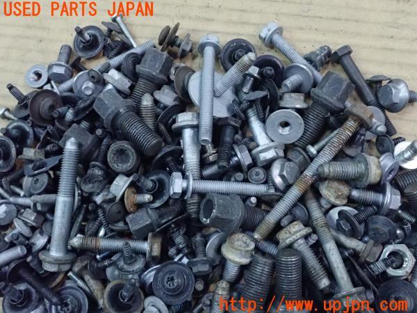 3UPJ=24010720]VW ニュービートルカブリオレ(1YAZJ)ネジ・ナット・ステー類 セット ジャンク_m1