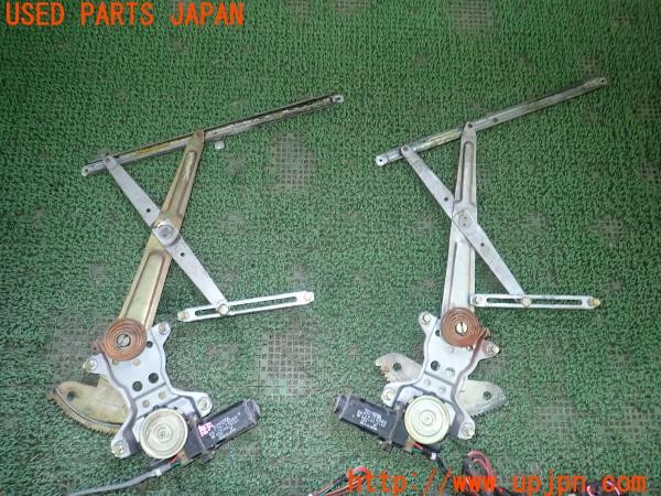 3UPJ=24080566]スプリンタートレノ GT-APEX(AE86)後期 純正オプション ドアウインドウレギュレーター 中古_m1