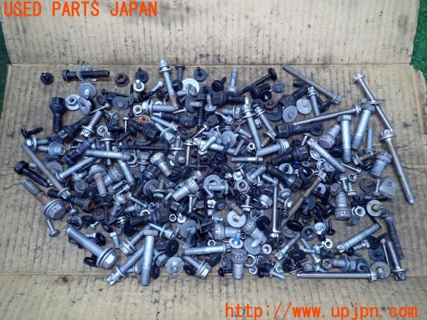 3UPJ=24090720]BMW 630i クーペ(EH30 E63)後期 LCI ネジ・ナット・ステー類 セット ジャンク_m0