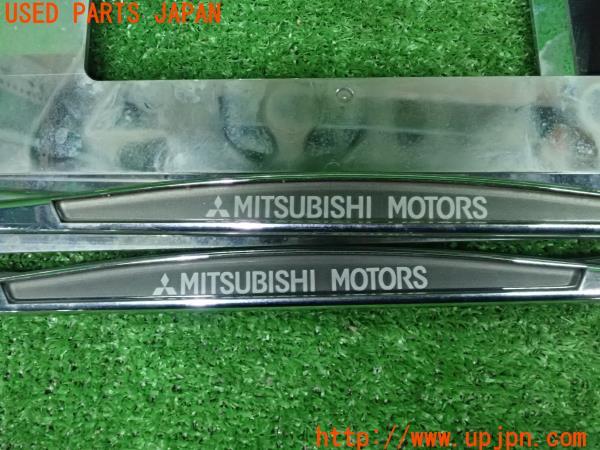 3UPJ=24260012]アウトランダーPHEV(GG2W)後期 純正 ナンバーフレーム 中古_m4