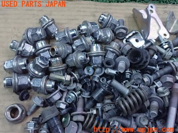 3UPJ=24300720]ハリアー ハイブリッド(AVU65W)ネジ・ナット・ステー類 セット ジャンク_m3