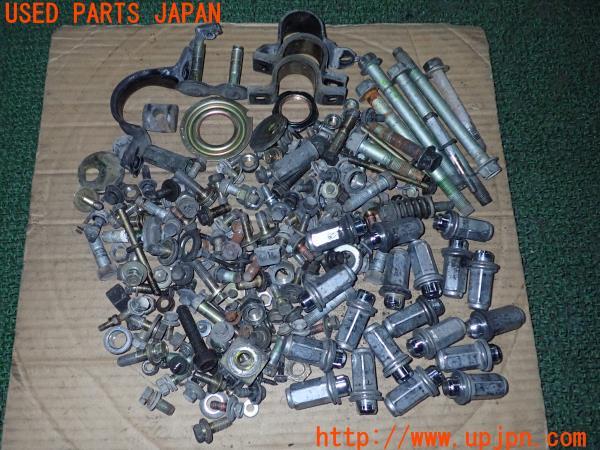 3UPJ=24320720]ハイエースワゴン(KZH100G)ネジ・ナット・ステー類 セット ジャンク_m0