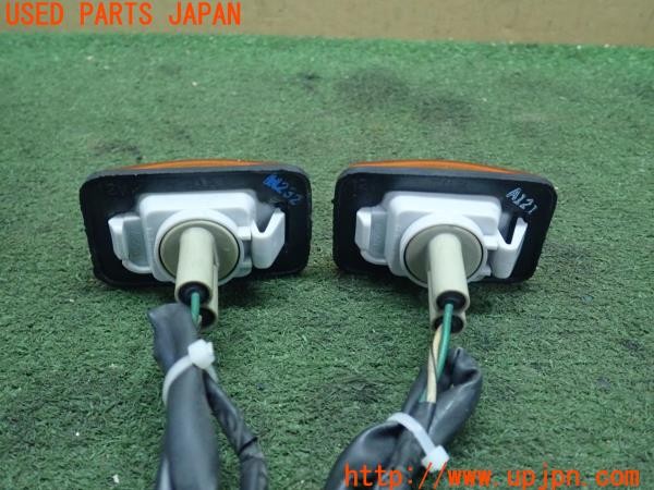 3UPJ=24340530]ランクルプラド(KZJ78W)後期 XACTA ザクタ 818-58313 サイドマーカー 中古_m2
