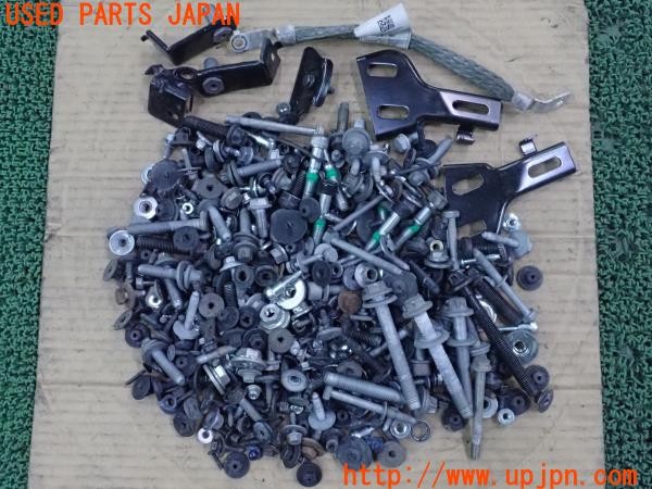 3UPJ=24450720]アルファロメオ ジュリア(95222)ネジ・ナット・ステー類 ジャンク_m0