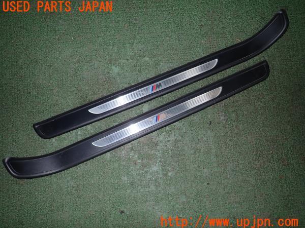 3UPJ=24460616]BMW 325i Mスポーツ(KE25 E92)後期 純正 スカッフプレート 中古_m0