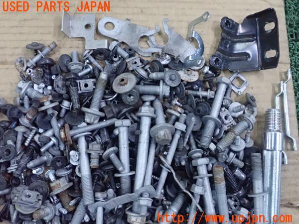 3UPJ=24480720]BMW X3(WX35 F25)ネジ・ナット・ステー類 ジャンク_m1