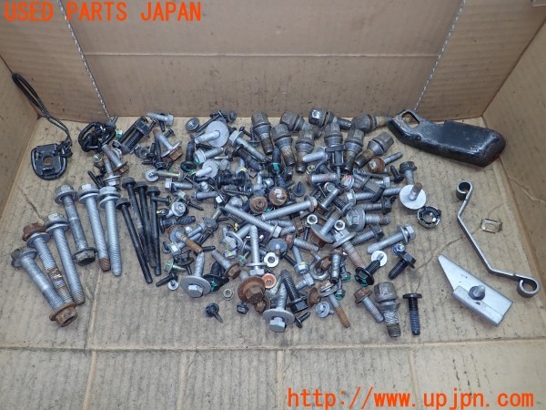 3UPJ=24490720]ルノー メガーヌ R.S.(MF4R2)ネジ・ナット・ステー類 セット ジャンク_m0