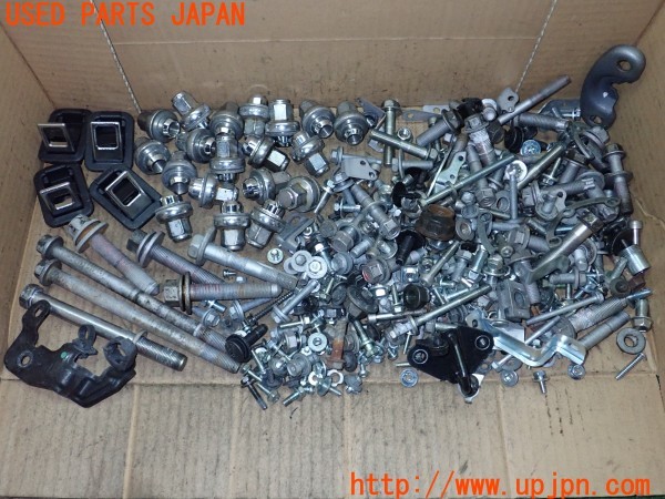 3UPJ=24530720]レクサス LS600h(UVF45)後期 ネジ・ナット・ステー類 セット ジャンク_m0