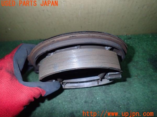 3UPJ=24630424]ヤマハ SR400(RH16J)純正 リアブレーキドラム ブレーキシュー 中古_m2