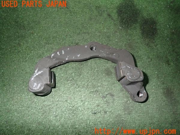 3UPJ=24630554]ヤマハ SR400(RH16J)純正 フロントキャリパーブラケット 中古_m0