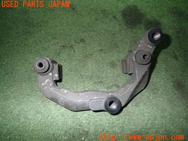 3UPJ=24630554]ヤマハ SR400(RH16J)純正 フロントキャリパーブラケット 中古_m1