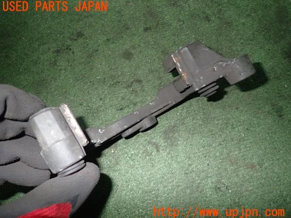 3UPJ=24630554]ヤマハ SR400(RH16J)純正 フロントキャリパーブラケット 中古_m2