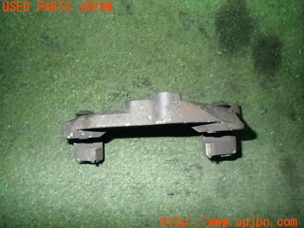 3UPJ=24630554]ヤマハ SR400(RH16J)純正 フロントキャリパーブラケット 中古_m3
