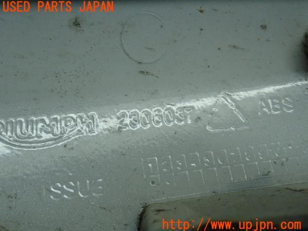3UPJ=24640004]トライアンフ ストリートトリプル85(SMTTTL1166D)純正 2306037 サイドカウル 右 中古_m4