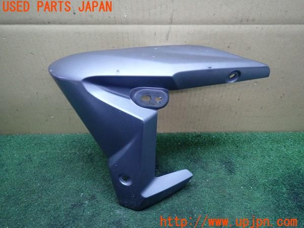 3UPJ=24640010]トライアンフ ストリートトリプル85(SMTTTL1166D)純正 2309061 サイドカバー 左 中古_m0