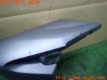 3UPJ=24640010]トライアンフ ストリートトリプル85(SMTTTL1166D)純正 2309061 サイドカバー 左 中古_s1