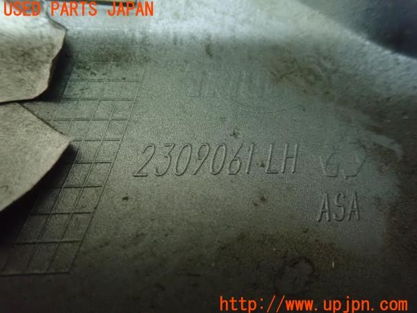 3UPJ=24640010]トライアンフ ストリートトリプル85(SMTTTL1166D)純正 2309061 サイドカバー 左 中古_m4