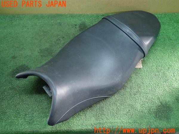 3UPJ=24640012]トライアンフ ストリートトリプル85(SMTTTL1166D)純正 2304083 SHAD シート 中古_m0