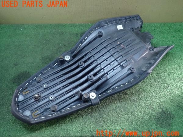 3UPJ=24640012]トライアンフ ストリートトリプル85(SMTTTL1166D)純正 2304083 SHAD シート 中古_m3