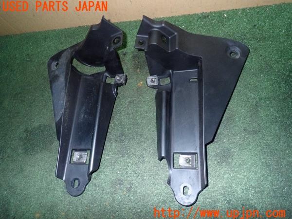 3UPJ=24640033]トライアンフ ストリートトリプル85(SMTTTL1166D)純正 ラジエーターサイドカバー 中古_m1