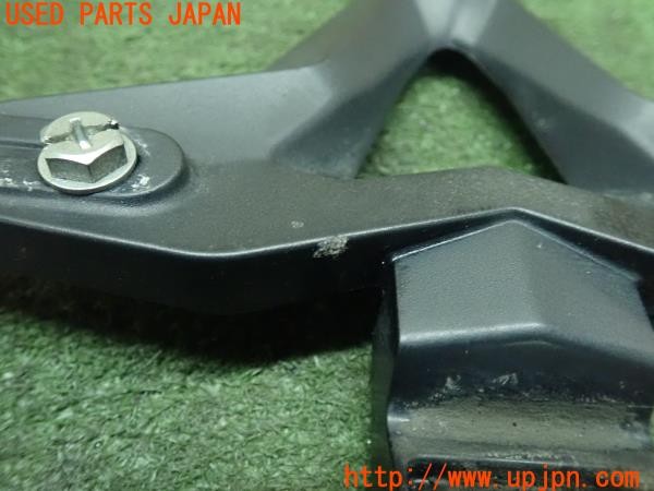 3UPJ=24640034]トライアンフ ストリートトリプル85(SMTTTL1166D)純正 ナンバープレートホルダー 中古_m3