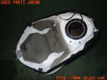 3UPJ=24640038]トライアンフ ストリートトリプル85(SMTTTL1166D)純正 燃料タンク 中古_s3