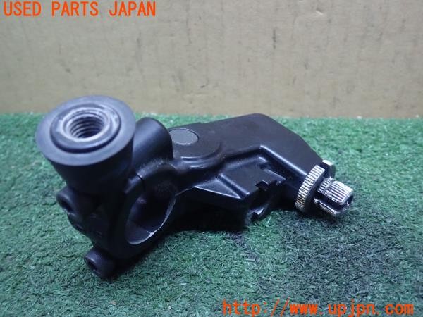 3UPJ=24640051]トライアンフ ストリートトリプル85(SMTTTL1166D)純正 クラッチレバーホルダー 中古_m0