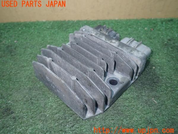 3UPJ=24640116]トライアンフ ストリートトリプル85(SMTTTL1166D)純正 FH020AA レギュレーター 中古_m1