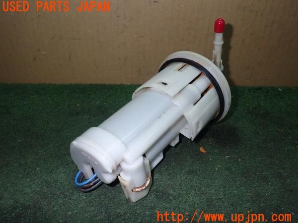 3UPJ=24640129]トライアンフ ストリートトリプル85(SMTTTL1166D)純正 2400735 燃料ポンプ 中古_m1
