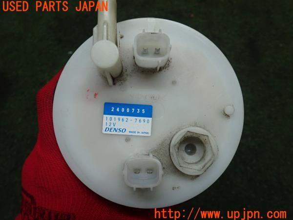 3UPJ=24640129]トライアンフ ストリートトリプル85(SMTTTL1166D)純正 2400735 燃料ポンプ 中古_m3