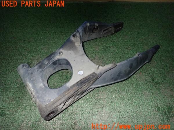 3UPJ=24640408]トライアンフ ストリートトリプル85(SMTTTL1166D)純正 2050606 スイングアーム 中古_m0
