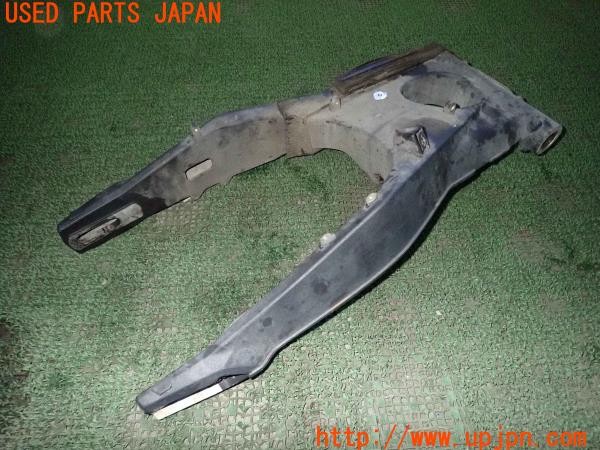 3UPJ=24640408]トライアンフ ストリートトリプル85(SMTTTL1166D)純正 2050606 スイングアーム 中古_m1
