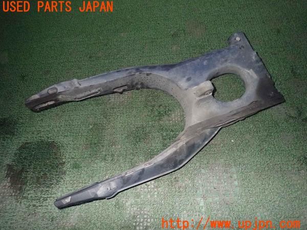 3UPJ=24640408]トライアンフ ストリートトリプル85(SMTTTL1166D)純正 2050606 スイングアーム 中古_m3
