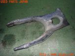 3UPJ=24640408]トライアンフ ストリートトリプル85(SMTTTL1166D)純正 2050606 スイングアーム 中古_s3