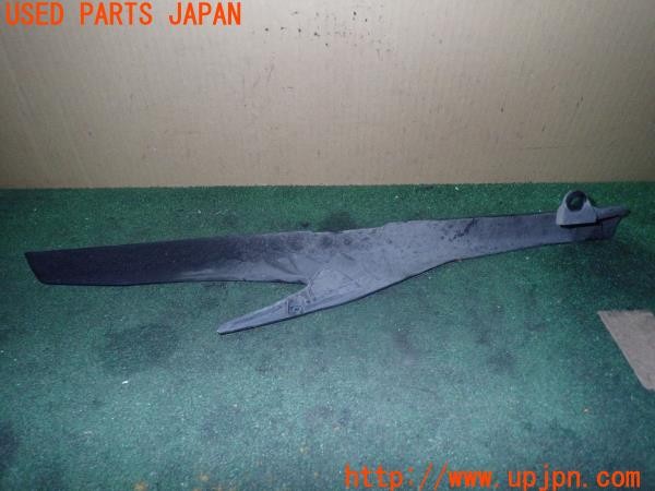 3UPJ=24640431]トライアンフ ストリートトリプル85(SMTTTL1166D)純正 チェーンカバー 中古_m3