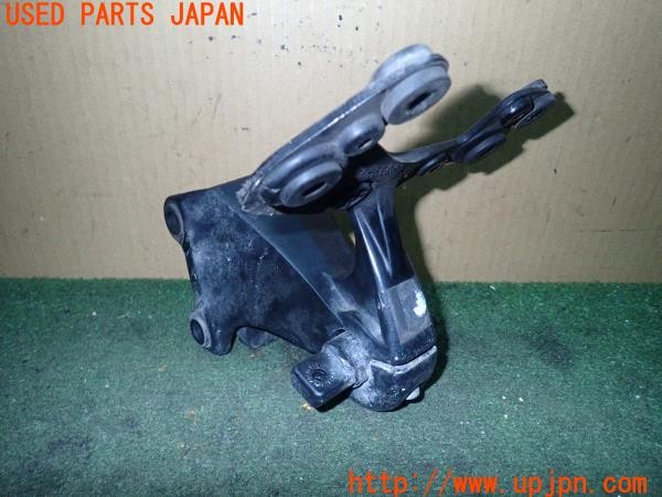 3UPJ=24640501]トライアンフ ストリートトリプル85(SMTTTL1166D)純正 ヘッドライトステー 中古_m1
