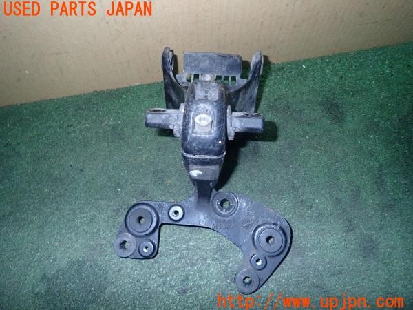 3UPJ=24640501]トライアンフ ストリートトリプル85(SMTTTL1166D)純正 ヘッドライトステー 中古_m2