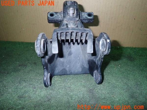 3UPJ=24640501]トライアンフ ストリートトリプル85(SMTTTL1166D)純正 ヘッドライトステー 中古_m3