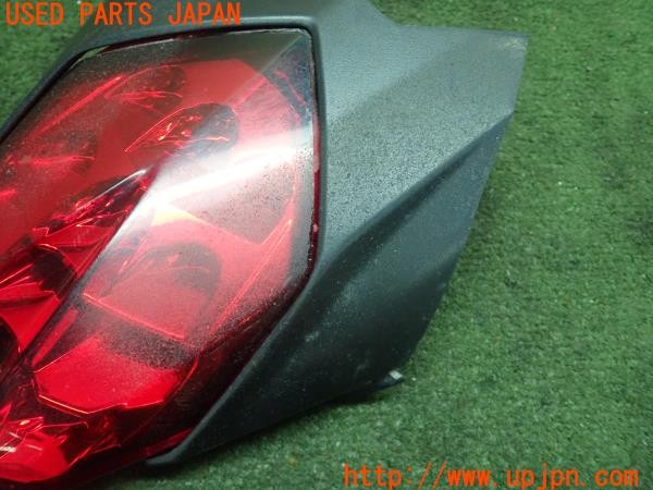 3UPJ=24640508]トライアンフ ストリートトリプル85(SMTTTL1166D)純正 テールランプ 中古_m2