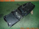 3UPJ=24640520]トライアンフ ストリートトリプル85(SMTTTL1166D)純正 2308008 バッテリーボックス 中古_s0