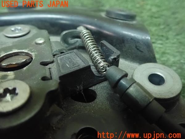 3UPJ=24640531]トライアンフ ストリートトリプル85(SMTTTL1166D)純正 シートオープナー 中古_m1