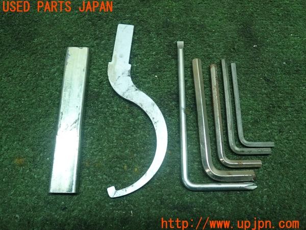 3UPJ=24640543]トライアンフ ストリートトリプル85(SMTTTL1166D)純正 車載工具 中古_m2